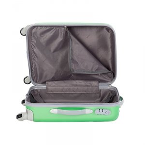 Пластиковый чемодан зелёный